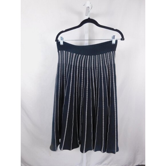 Vintage Foravi NY Black Midi Skirt A-Line Estate Find Goth Wicca M Wool Blend - Picture 1 of 10